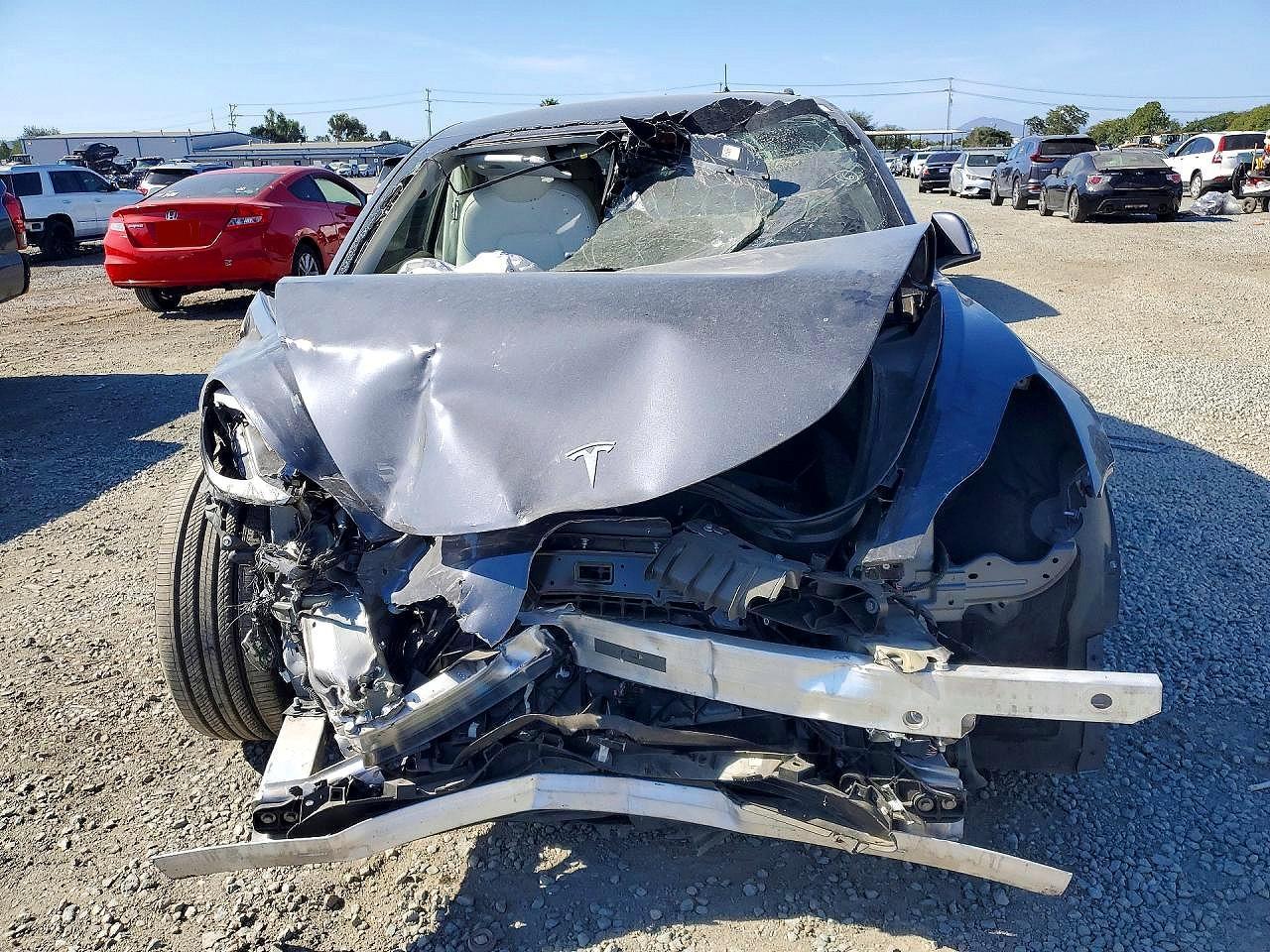 2022 Tesla Model 3 - Фото 5