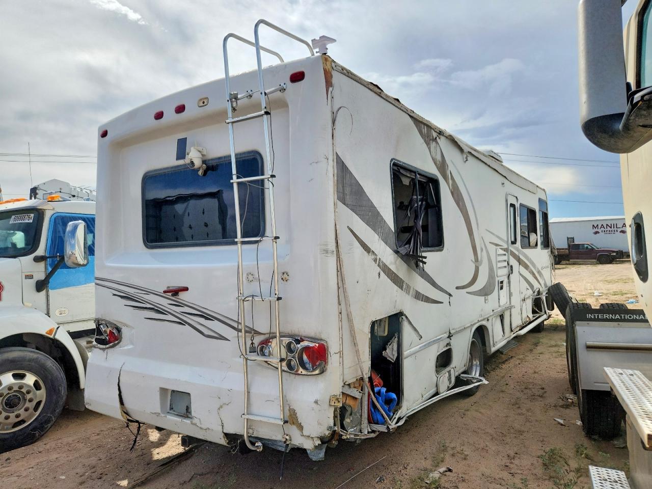 2003 Ford Hurricane Rv - Image 4