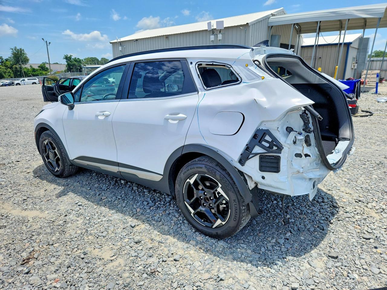 2026 Kia Sportage Ex - Image 2