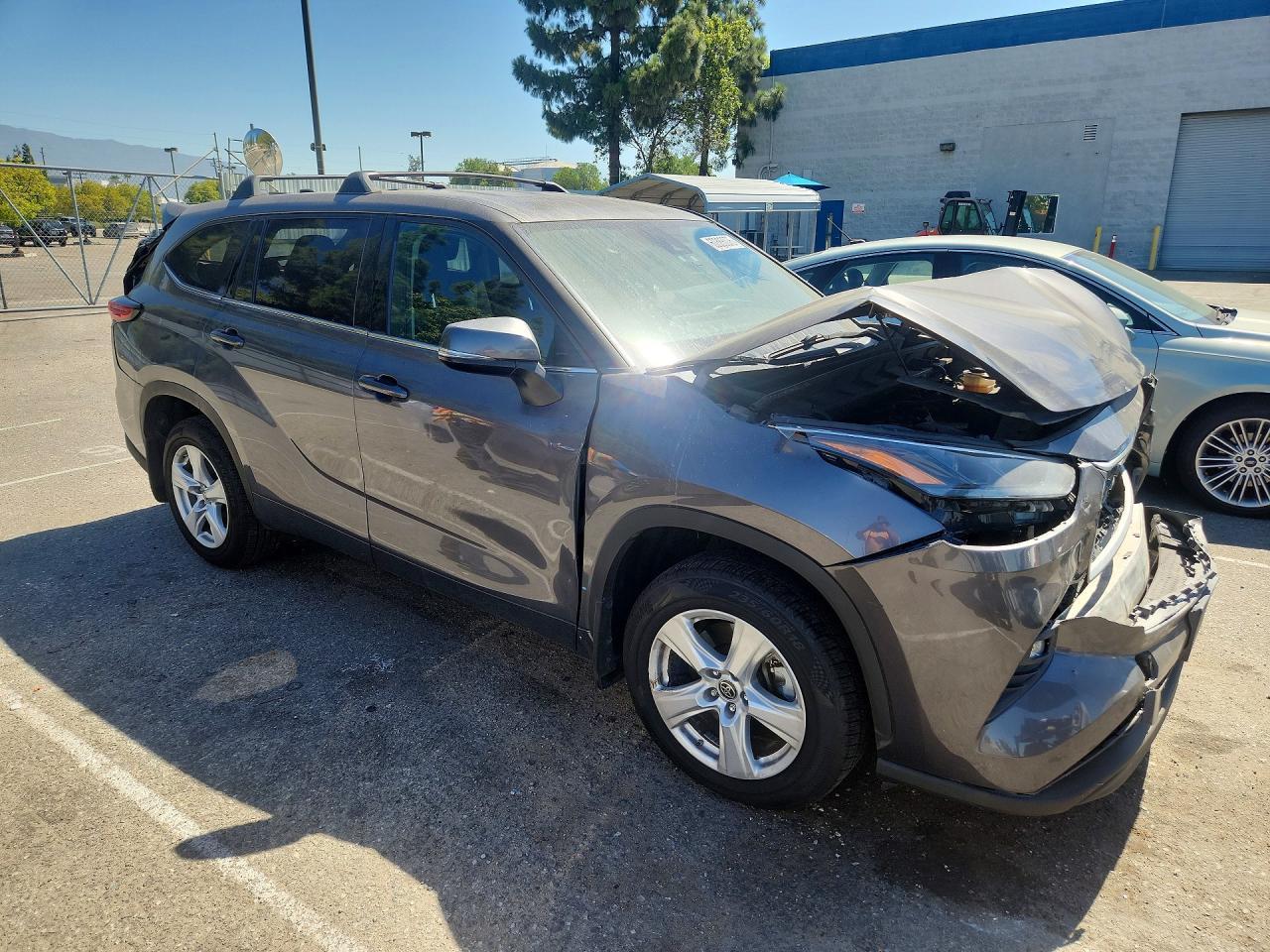 2022 Toyota Highlander Le - Фото 4