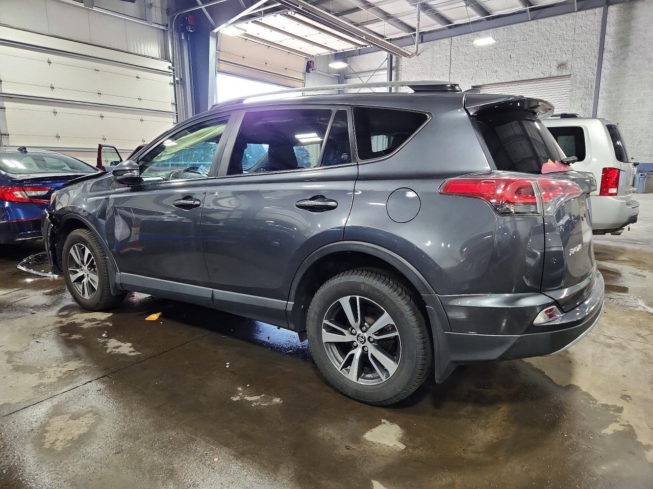 2018 Toyota Rav4 Xle - Image 2