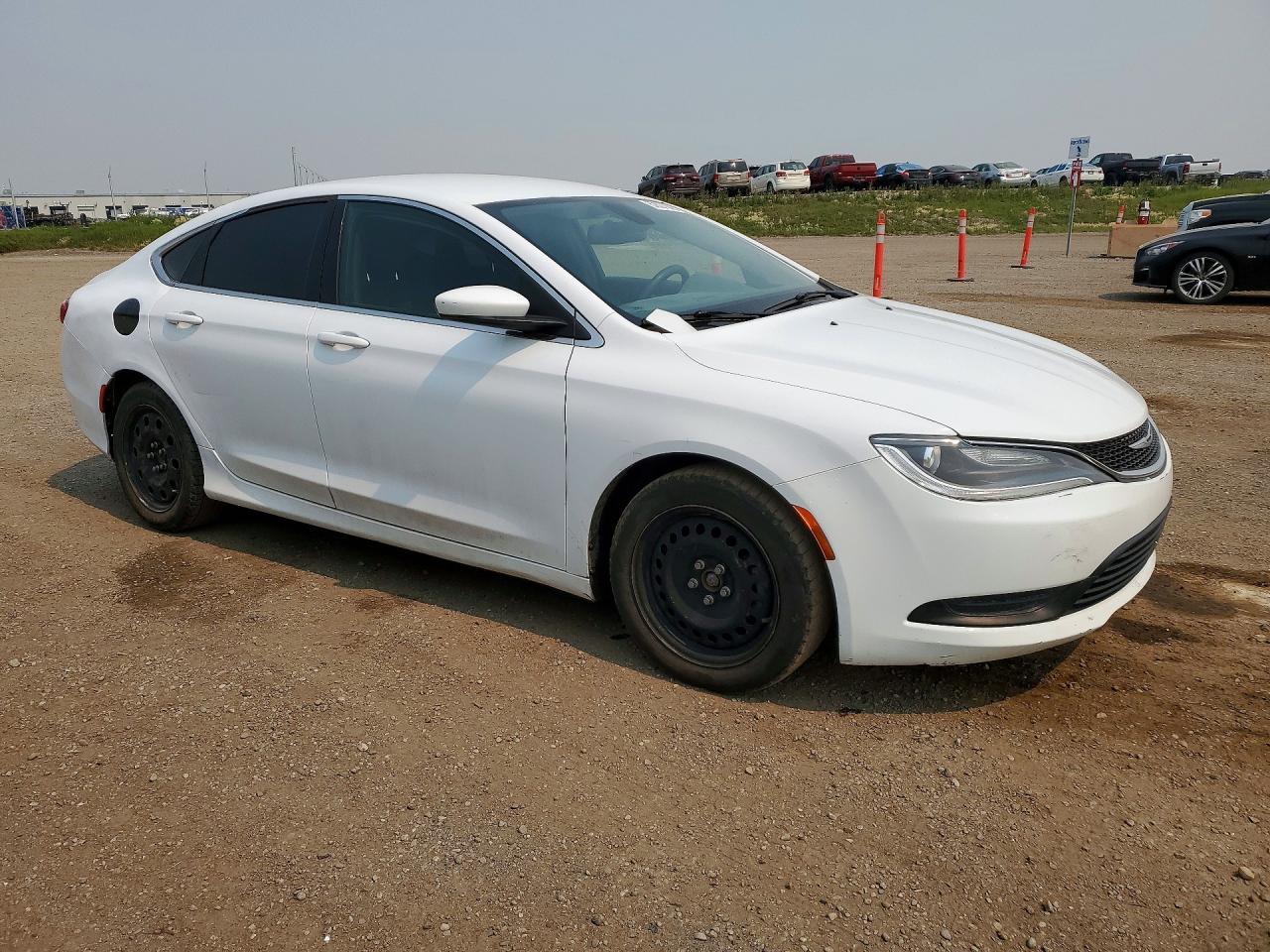 2015 Chrysler 200 Lx - Фото 4