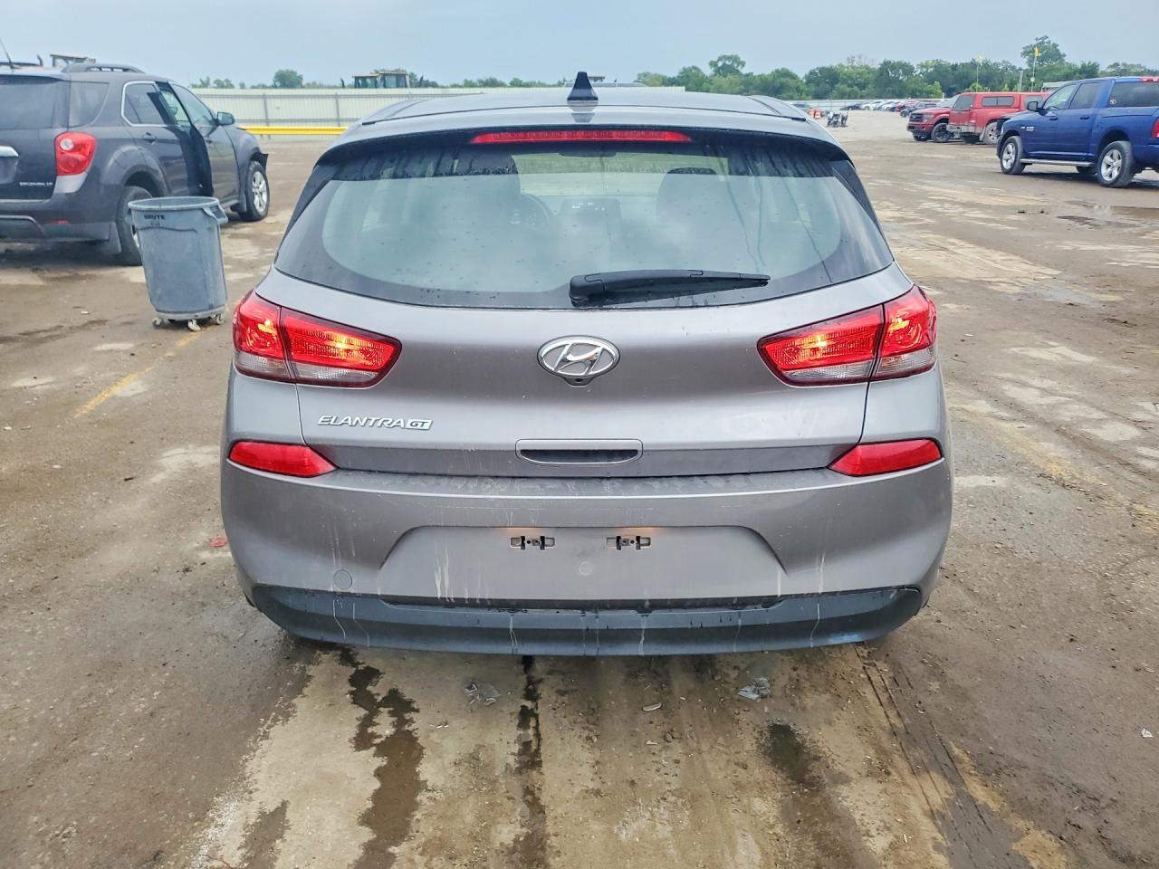 2020 Hyundai Elantra Gt Base - Image 6
