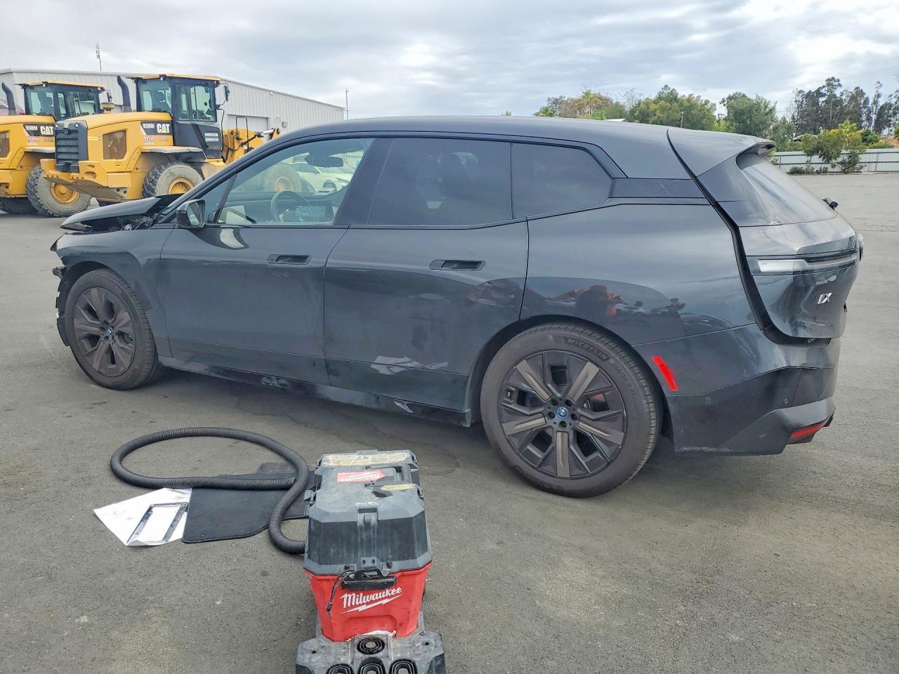 2025 BMW Ix xDrive50 - Image 2