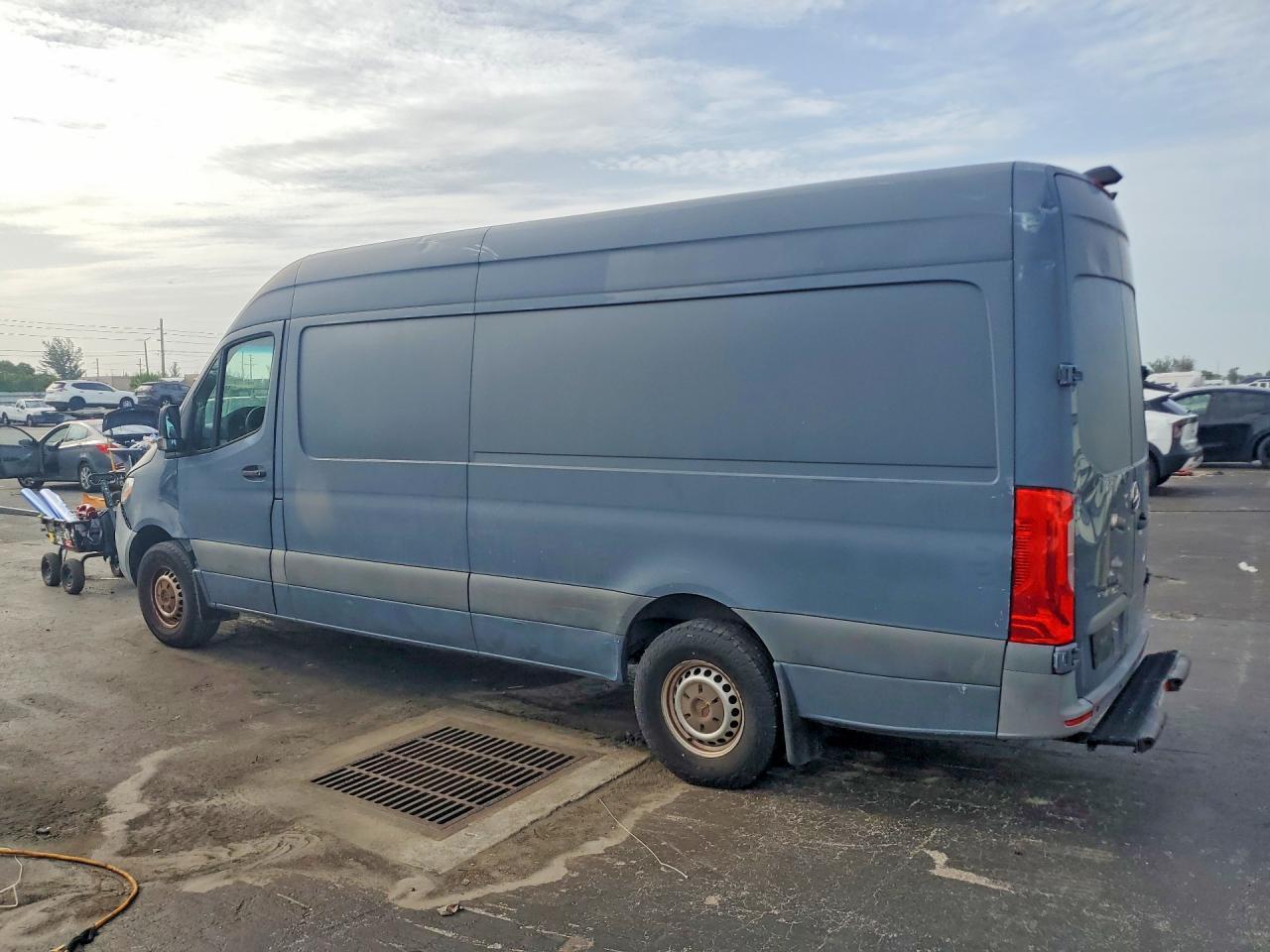 2019 Mercedes-Benz Sprinter 2500/3500 Delivery Van - Фото 2