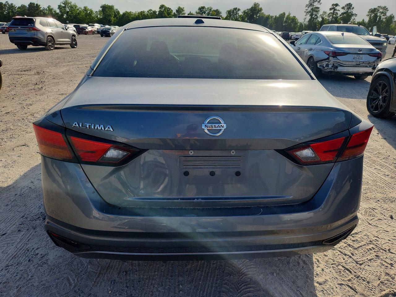 2020 Nissan Altima S - Фото 6
