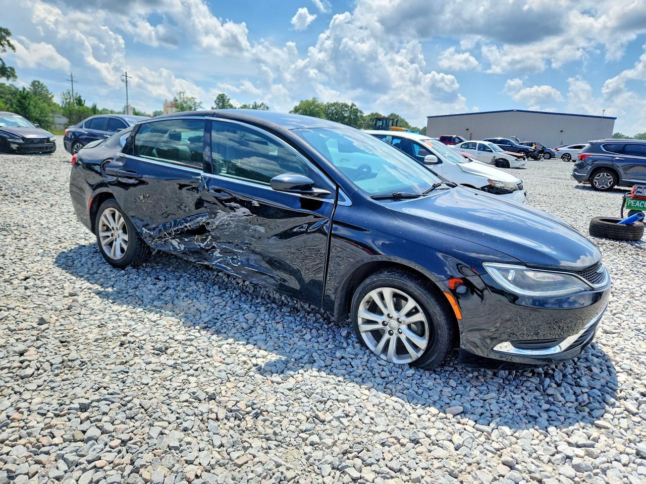 2016 Chrysler 200 Limited - Image 4