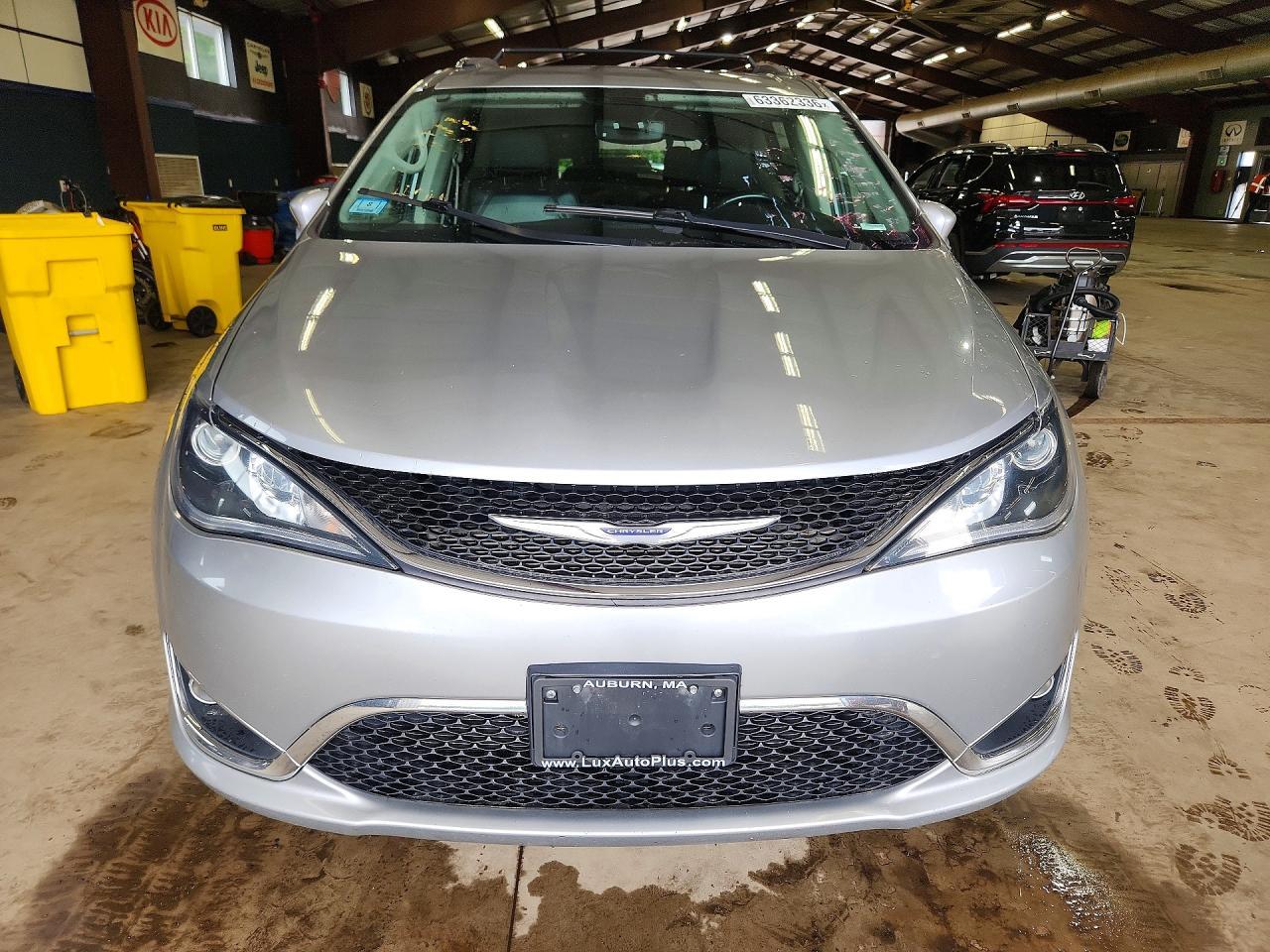 2020 Chrysler Pacifica Touring L - Фото 5