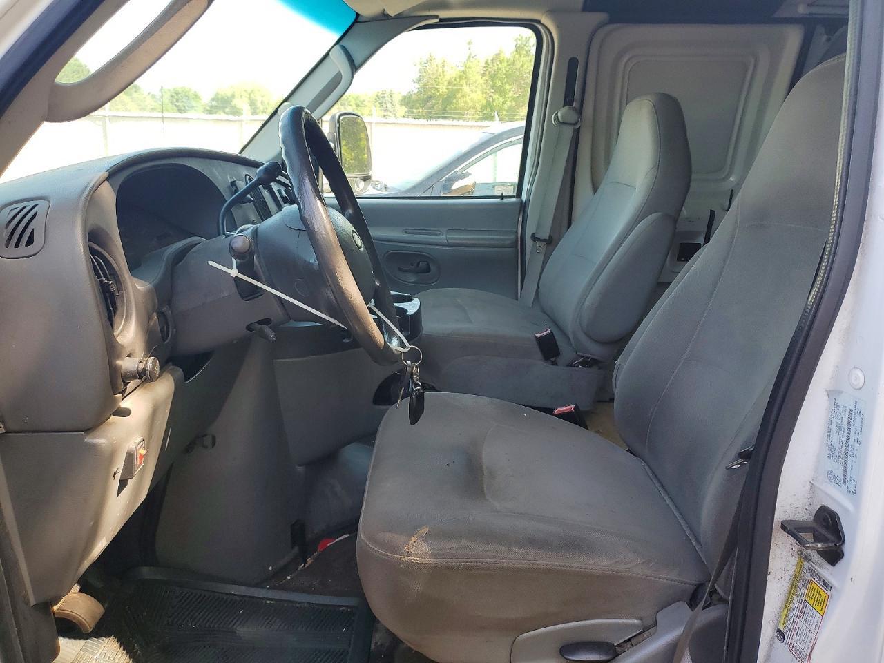 2008 Ford Econoline E150 Van - Фото 7