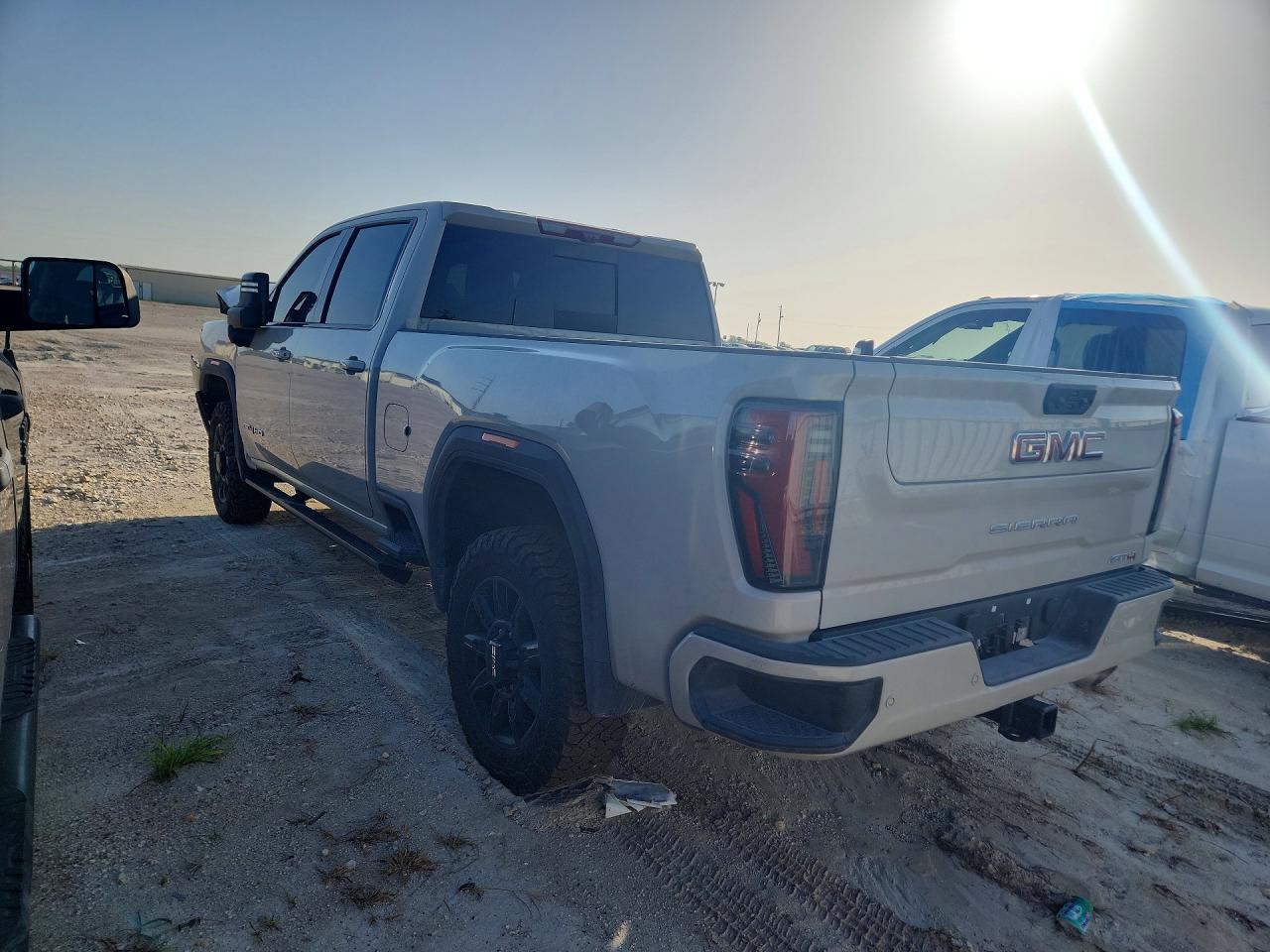2026 GMC Sierra K2500 At4 - Фото 2