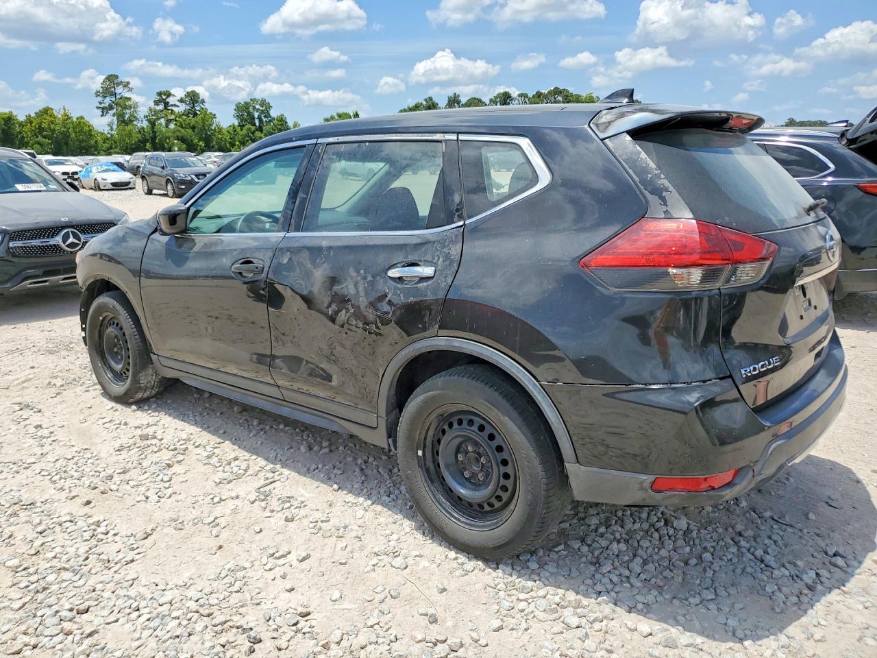 2017 Nissan Rogue S - Фото 2