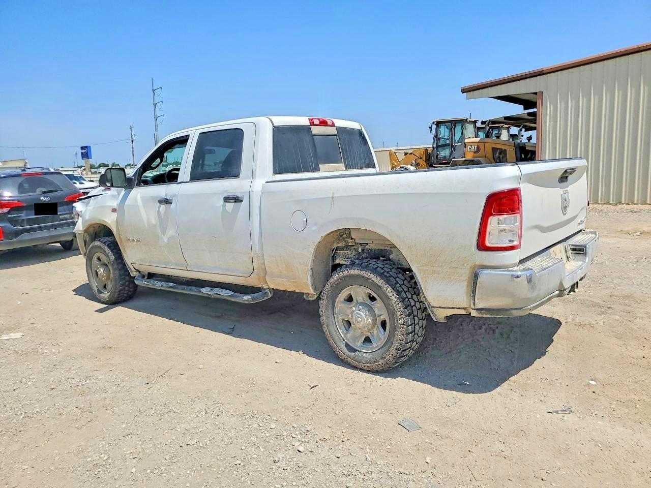 2021 Ram 2500 Tradesman - Фото 2