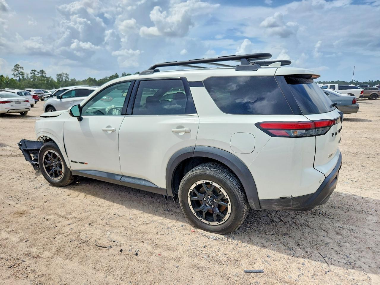 2023 Nissan Pathfinder Sv - Фото 2
