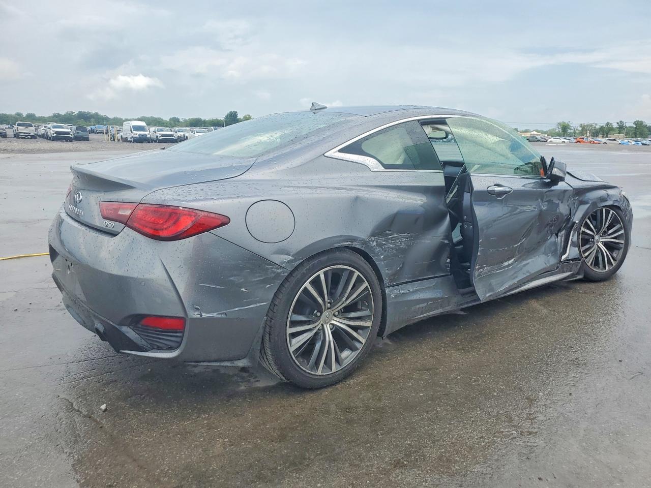 2018 Infiniti Q60 3.0T Luxe - Image 3