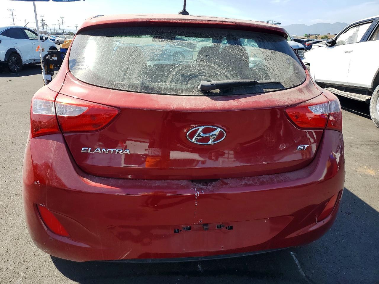 2017 Hyundai Elantra Gt Base - Image 6