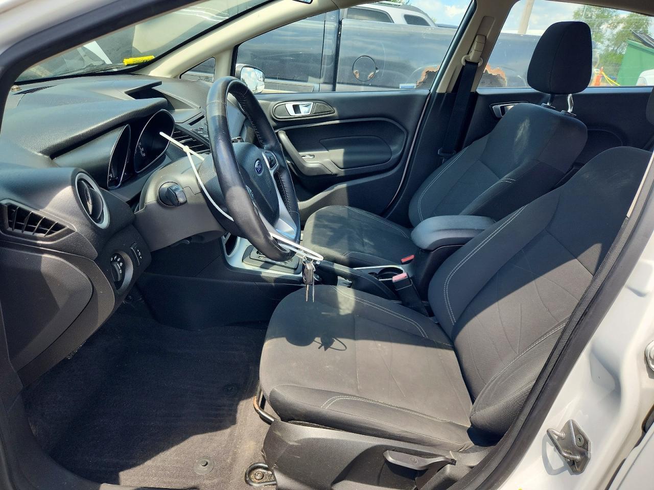 2016 Ford Fiesta Se - Фото 7