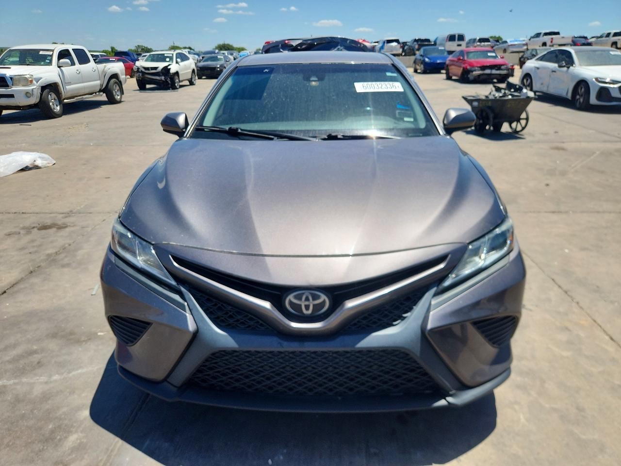 2020 Toyota Camry Se - Фото 5