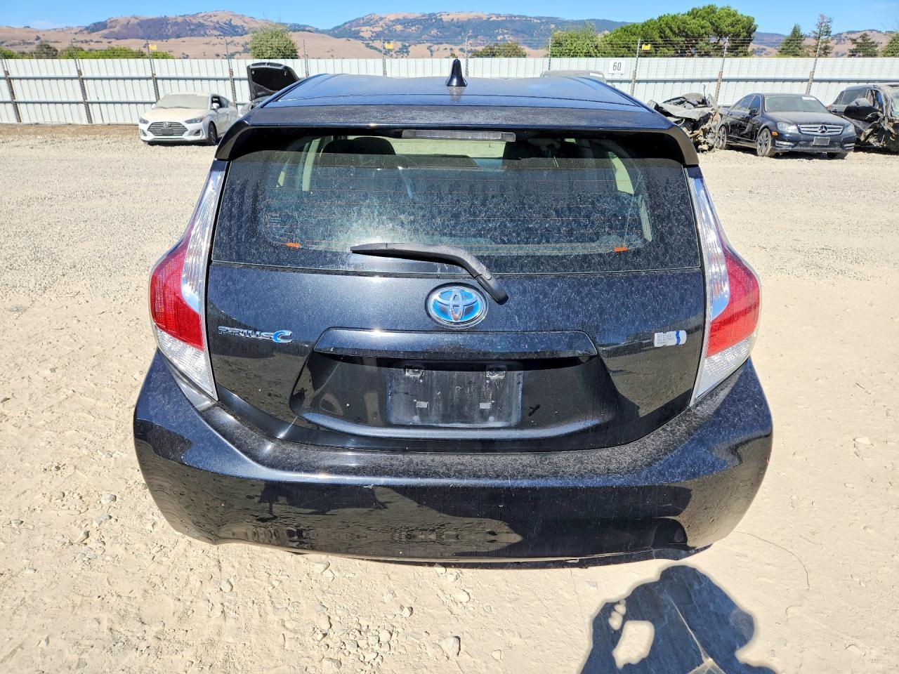 2015 Toyota Prius C Two - Фото 6