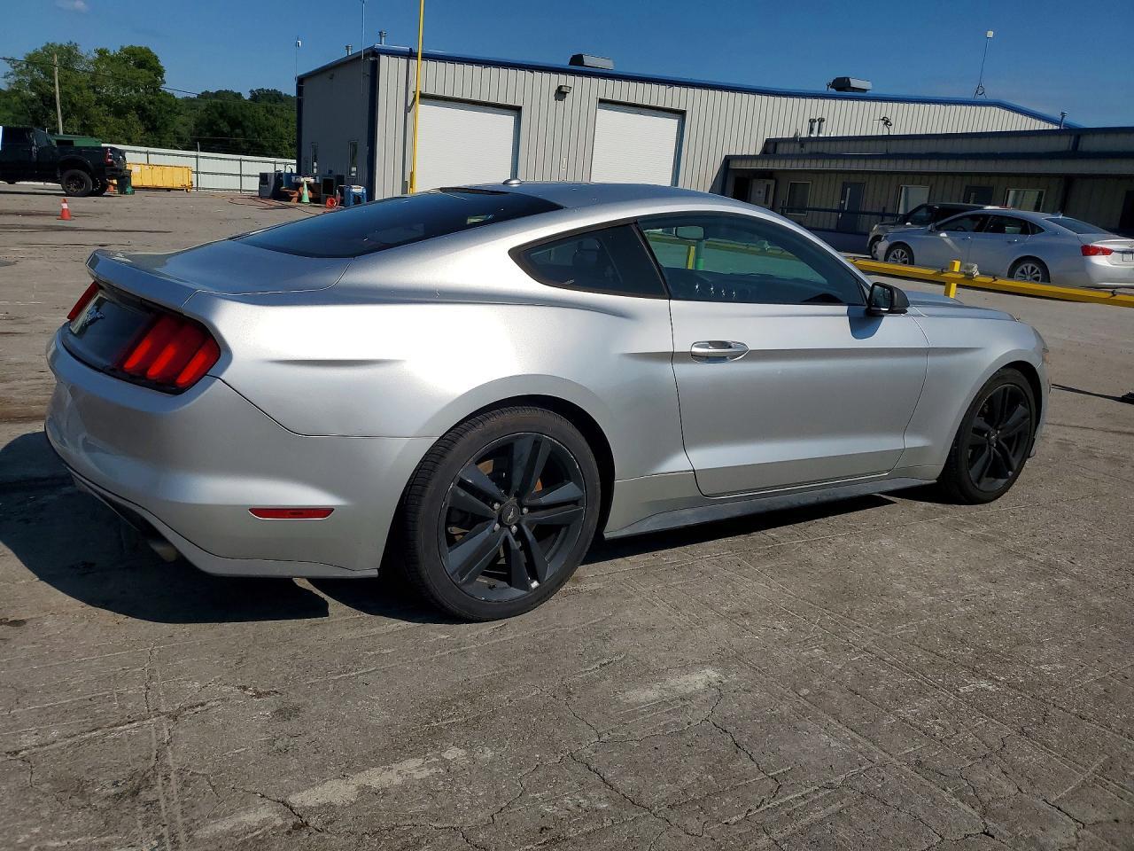 2015 Ford Mustang - Фото 3