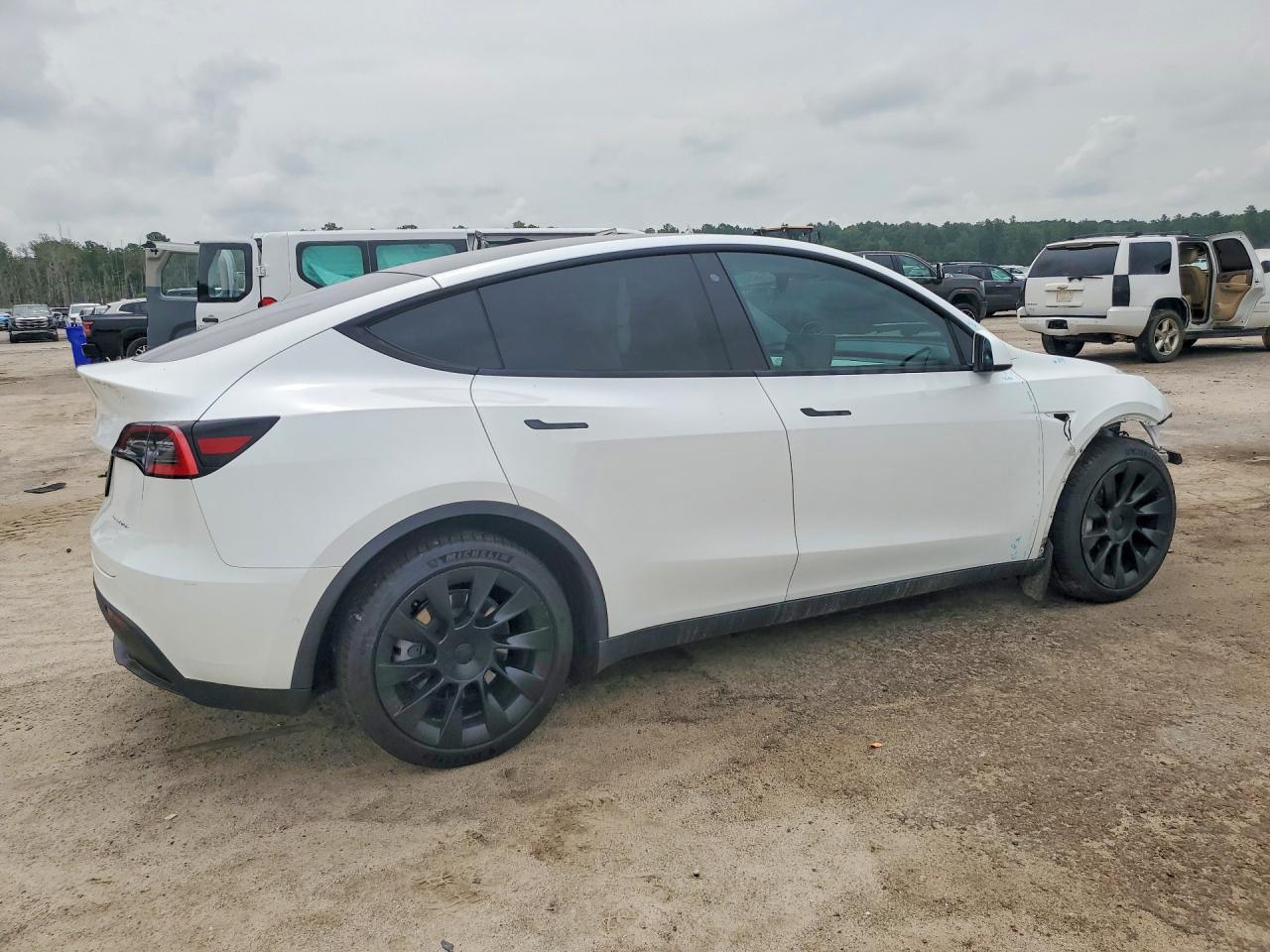 2020 Tesla Model Y - Image 3