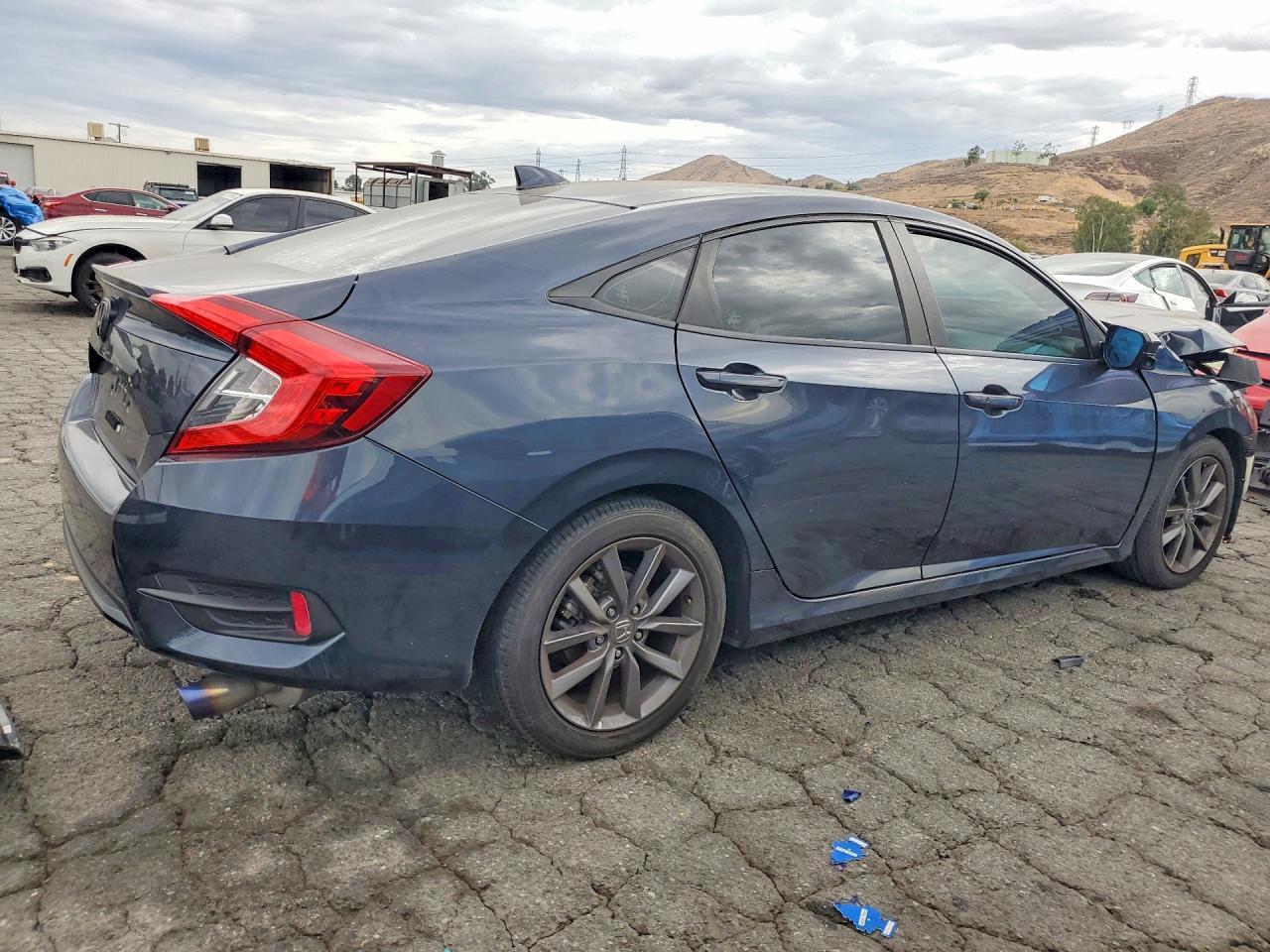 2019 Honda Civic Ex - Image 3