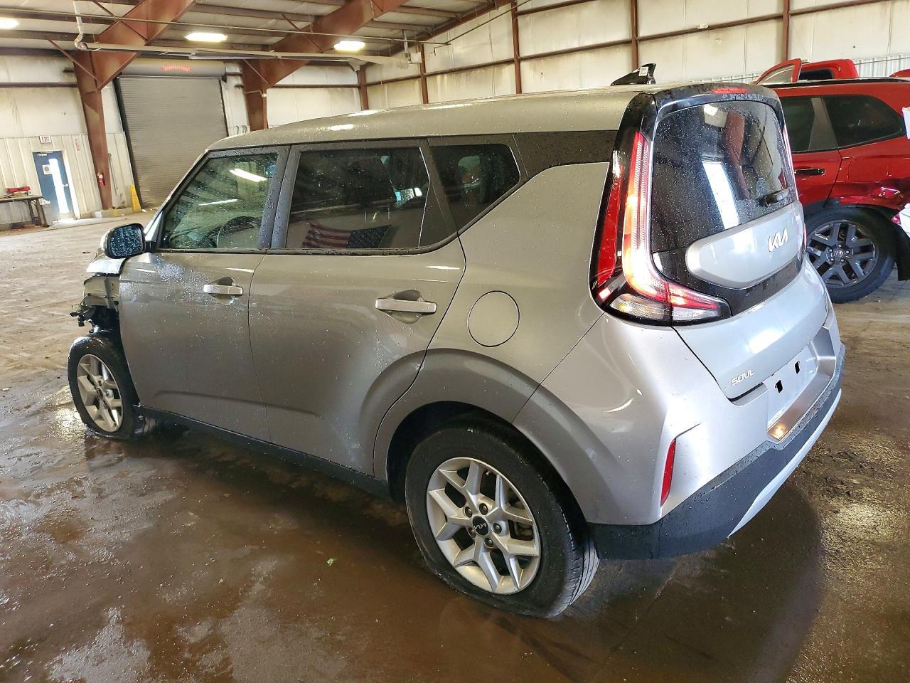2025 Kia Soul Lx - Image 2