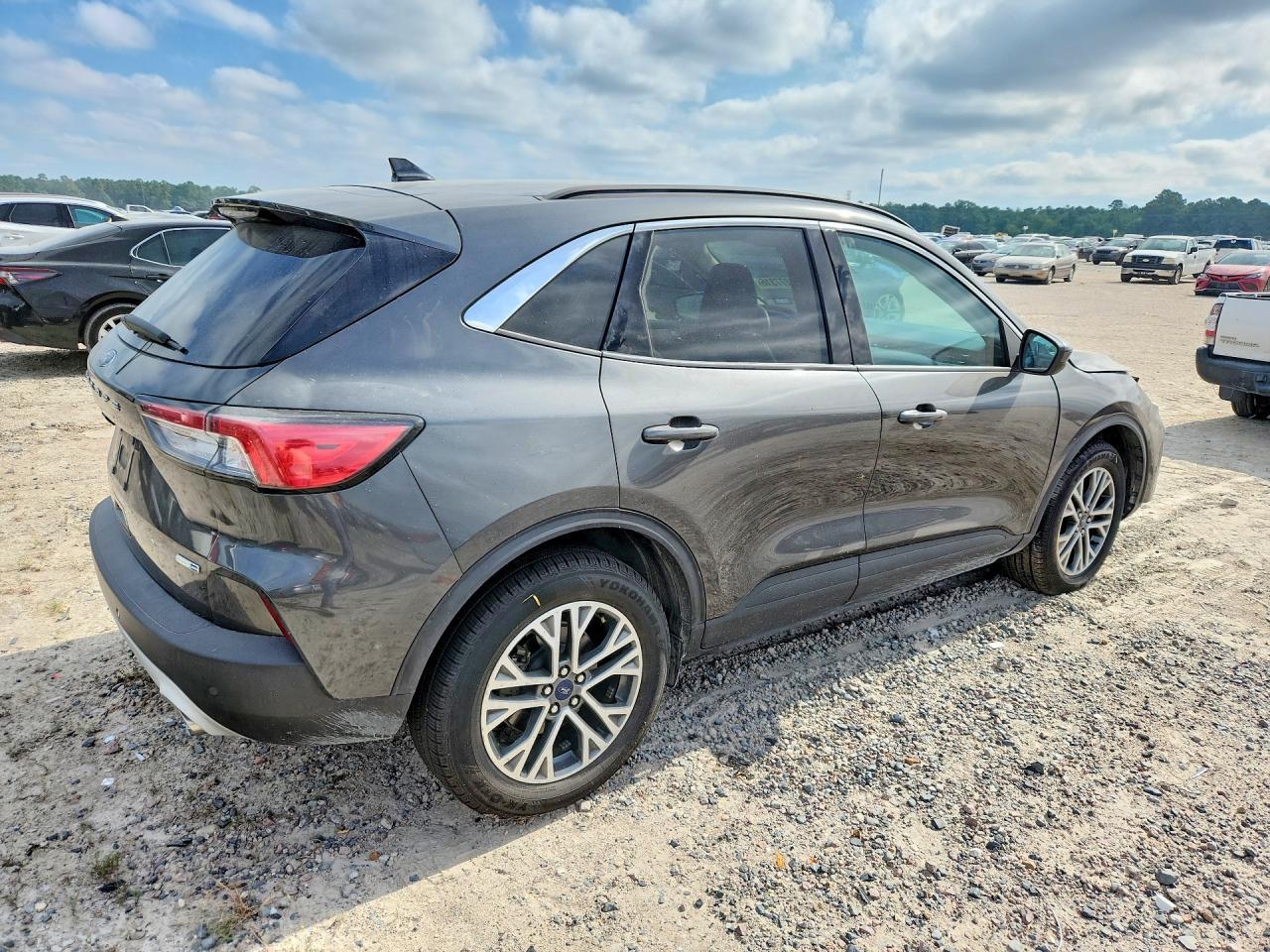 2020 Ford Escape Sel - Фото 3