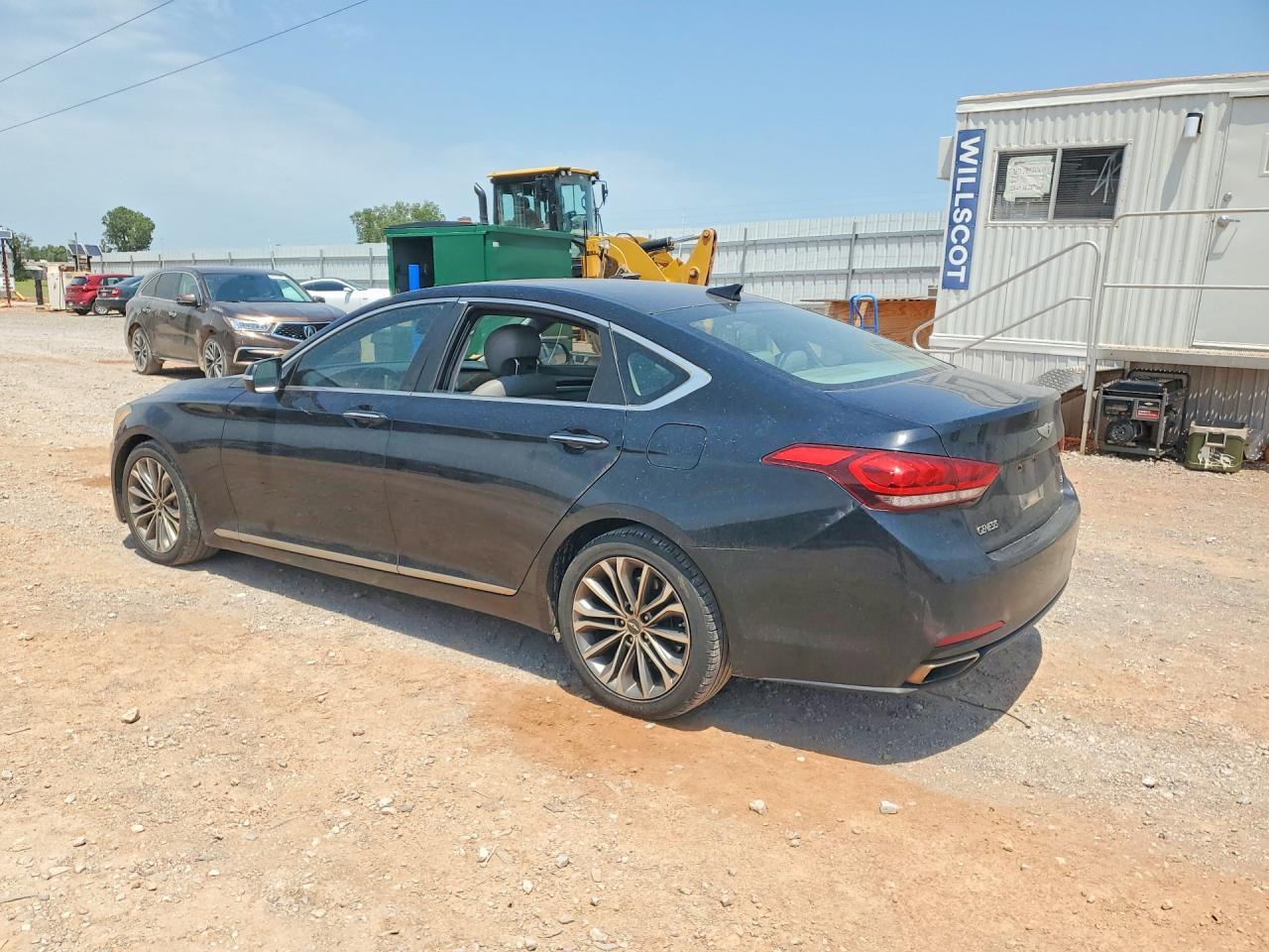 2015 Hyundai Genesis 3.8L - Фото 2