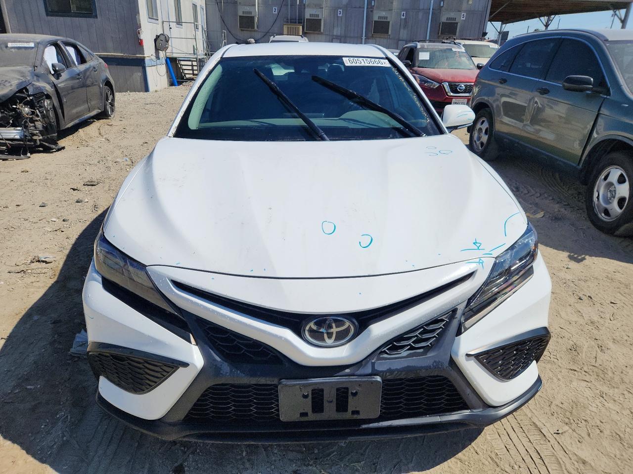 2023 Toyota Camry Se - Image 5