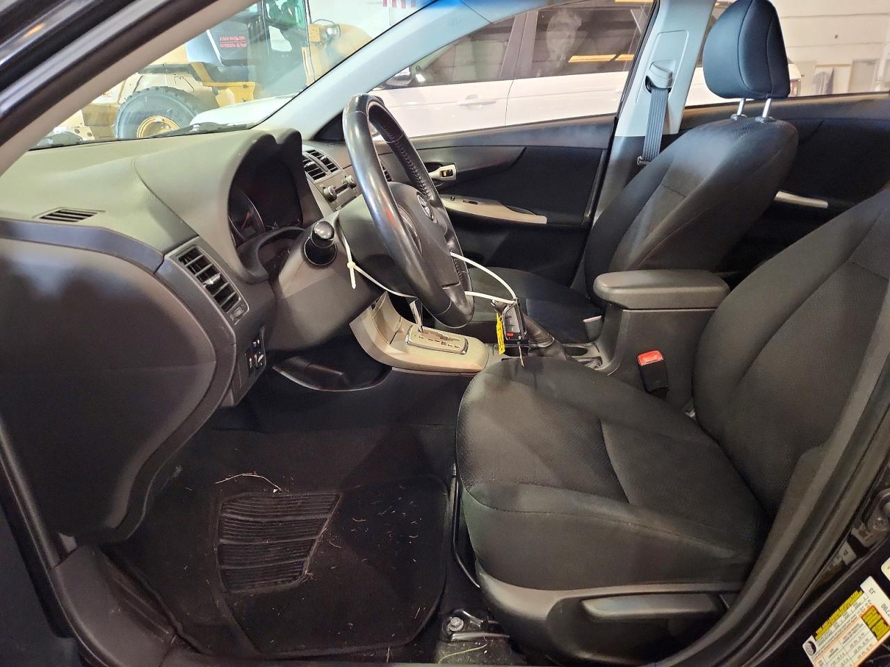 2010 Toyota Corolla S - Фото 7