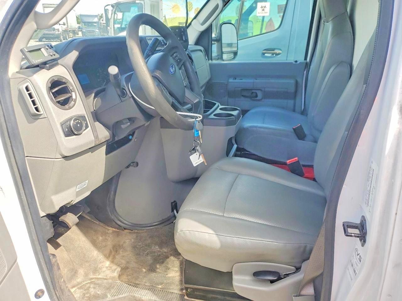 2023 Ford Econoline E350 Super Duty Van - Фото 7