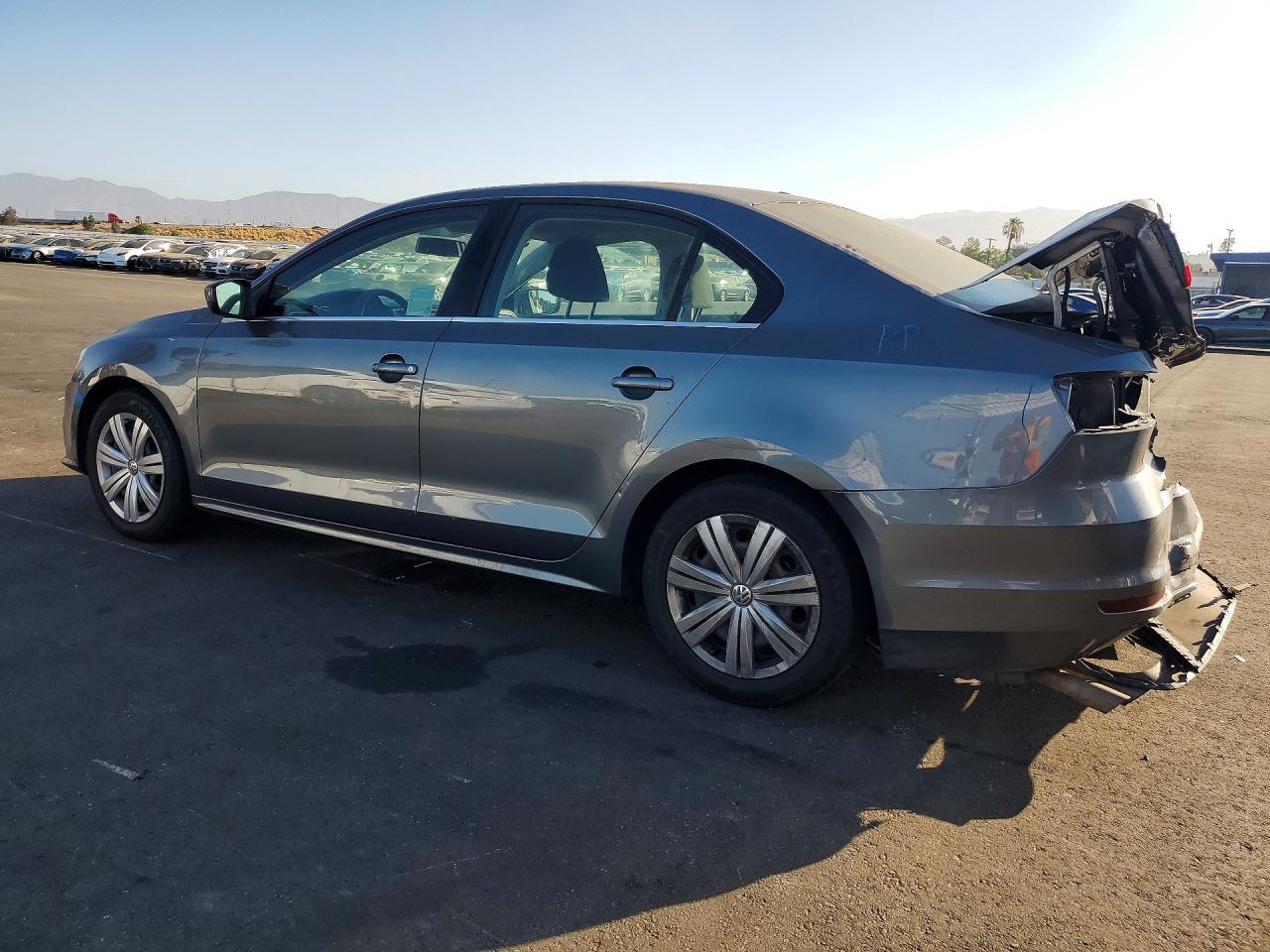 2017 Volkswagen Jetta S - Фото 2