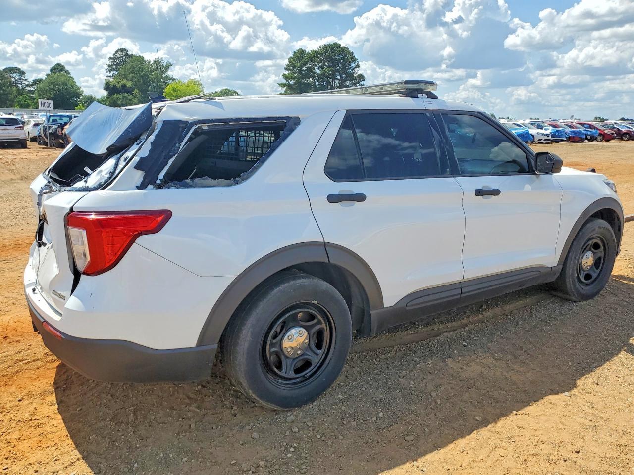 2020 Ford Explorer Police Interceptor - Image 3