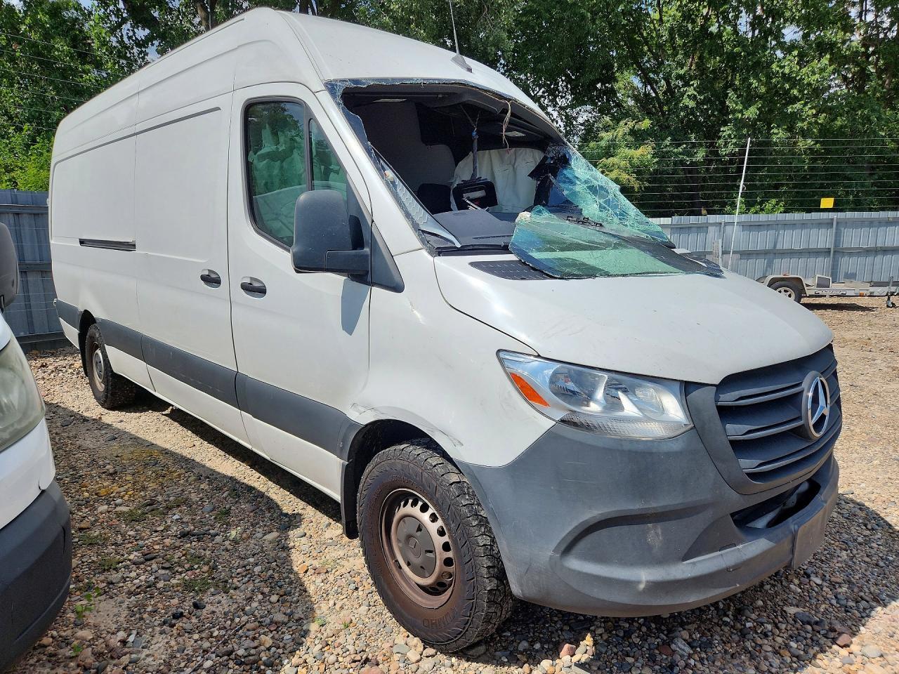 2023 Mercedes-Benz Sprinter 2500 Delivery Van - Image 4