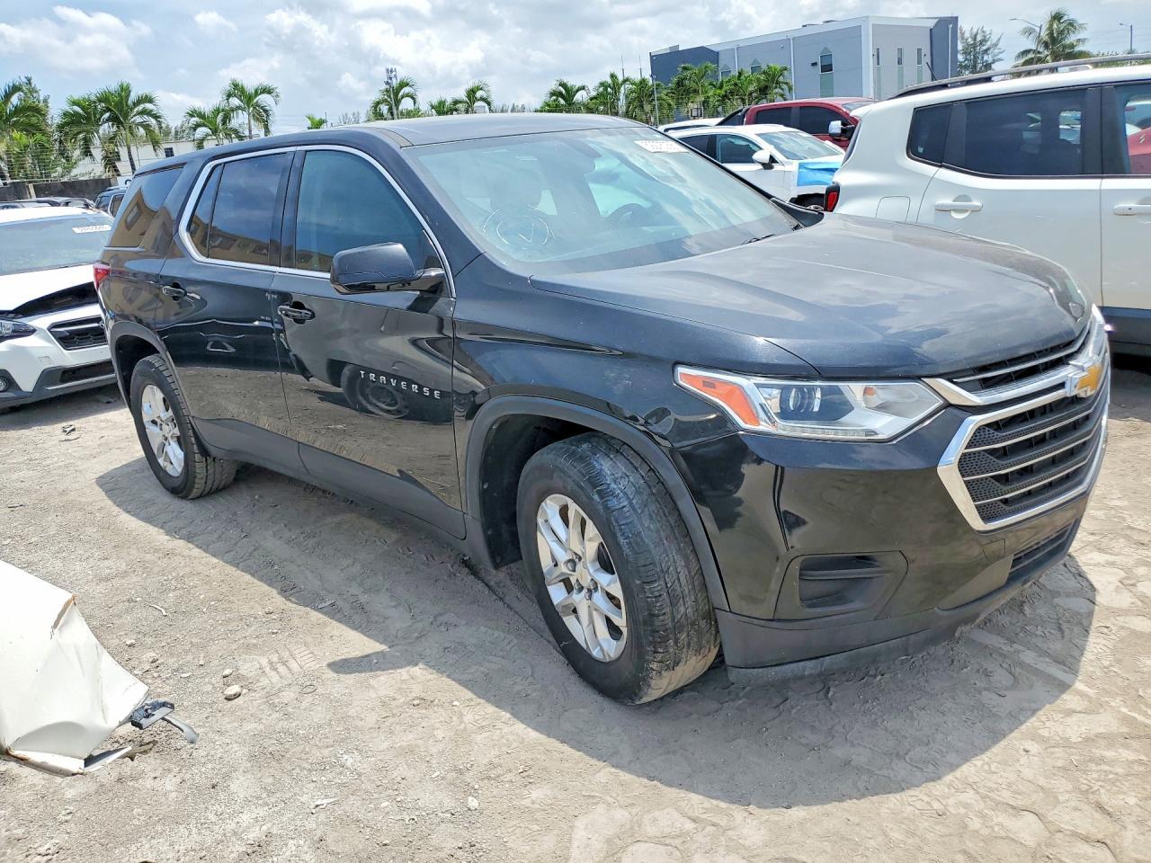 2019 Chevrolet Traverse Ls - Фото 4