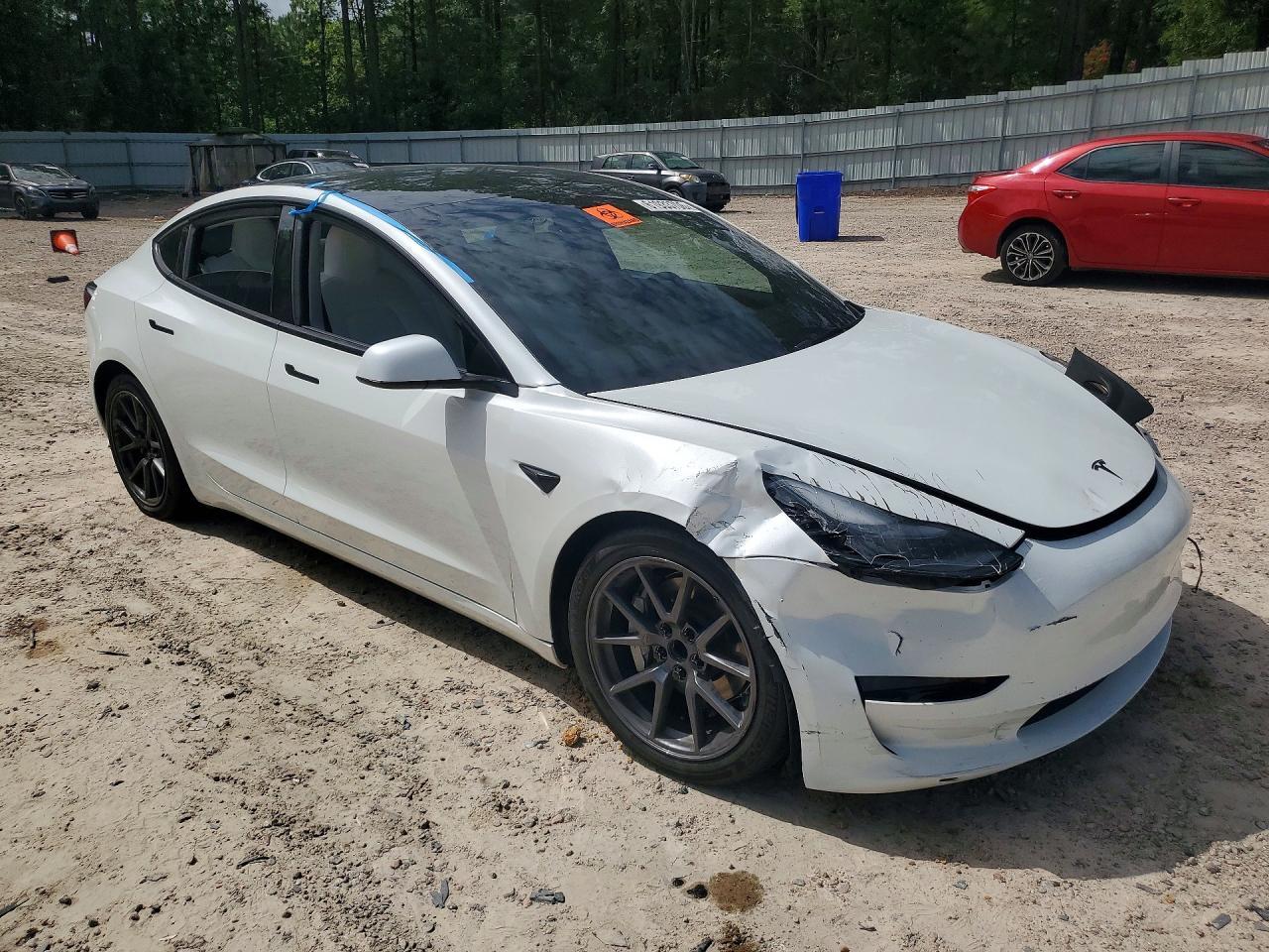 2023 Tesla Model 3 - Фото 4