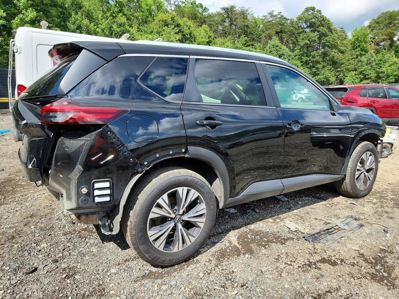 2023 Nissan Rogue Sv - Image 3