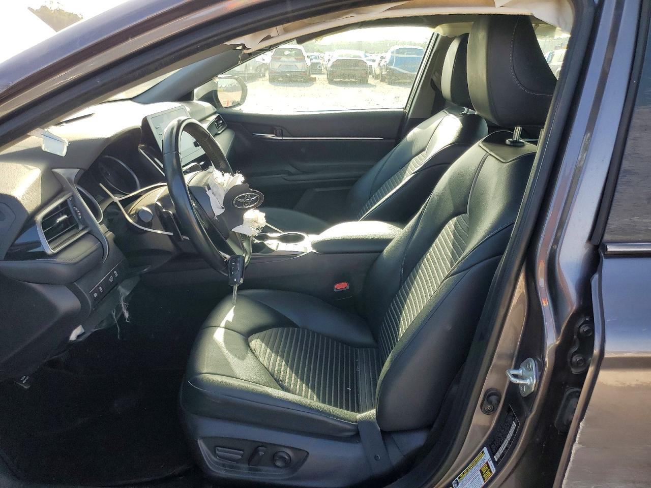 2023 Toyota Camry Se - Image 7