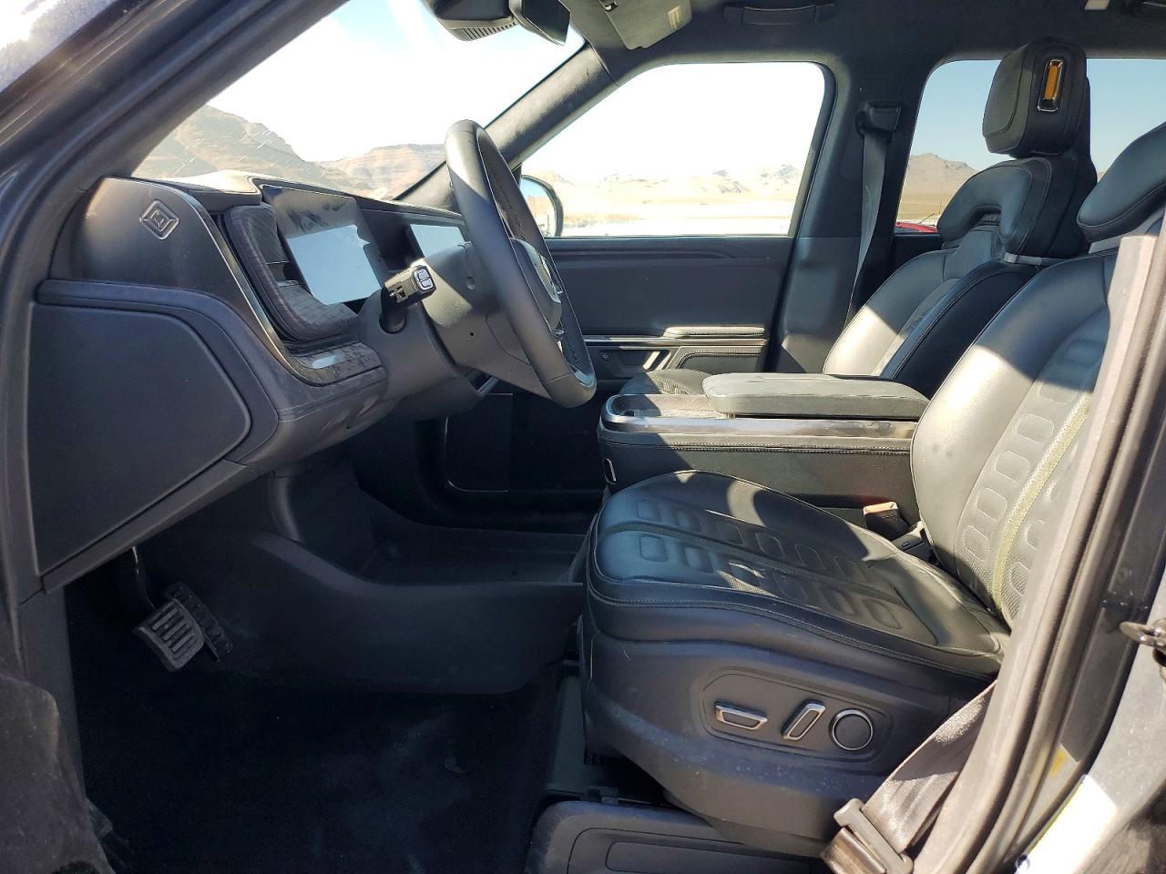 2025 Rivian R1S Adventure - Image 7