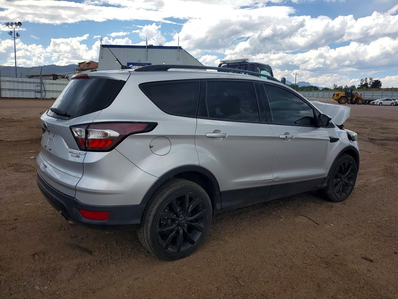 2017 Ford Escape Titanium - Фото 3