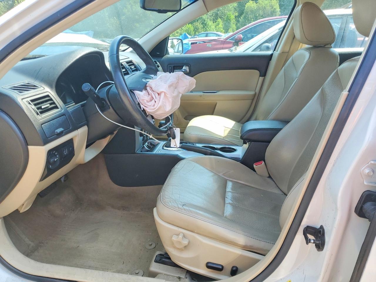 2010 Mercury Milan Premier - Image 7