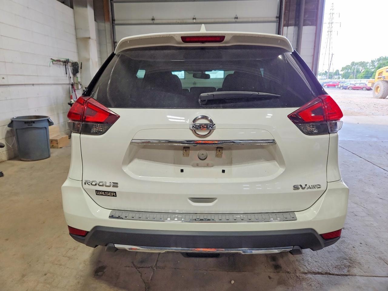 2017 Nissan Rogue Sv - Image 6