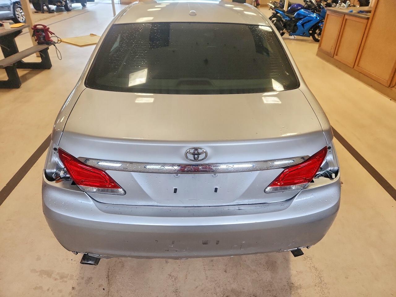 2011 Toyota Avalon Limited - Фото 6