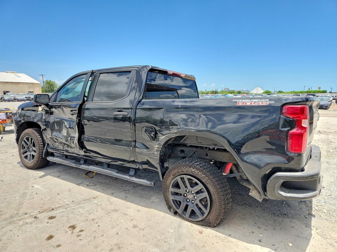2021 Chevrolet Silverado K1500 Trail Boss Custom - Image 2