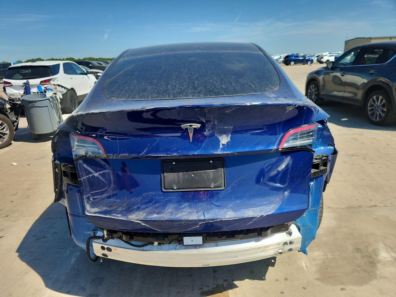2024 Tesla Model Y - Фото 6