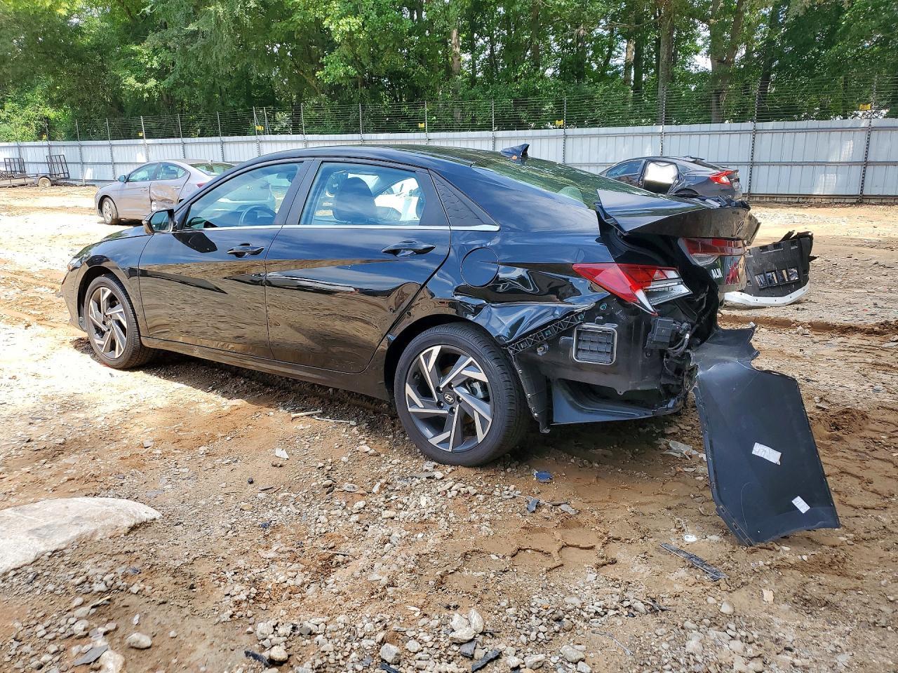 2024 Hyundai Elantra Limited - Фото 2