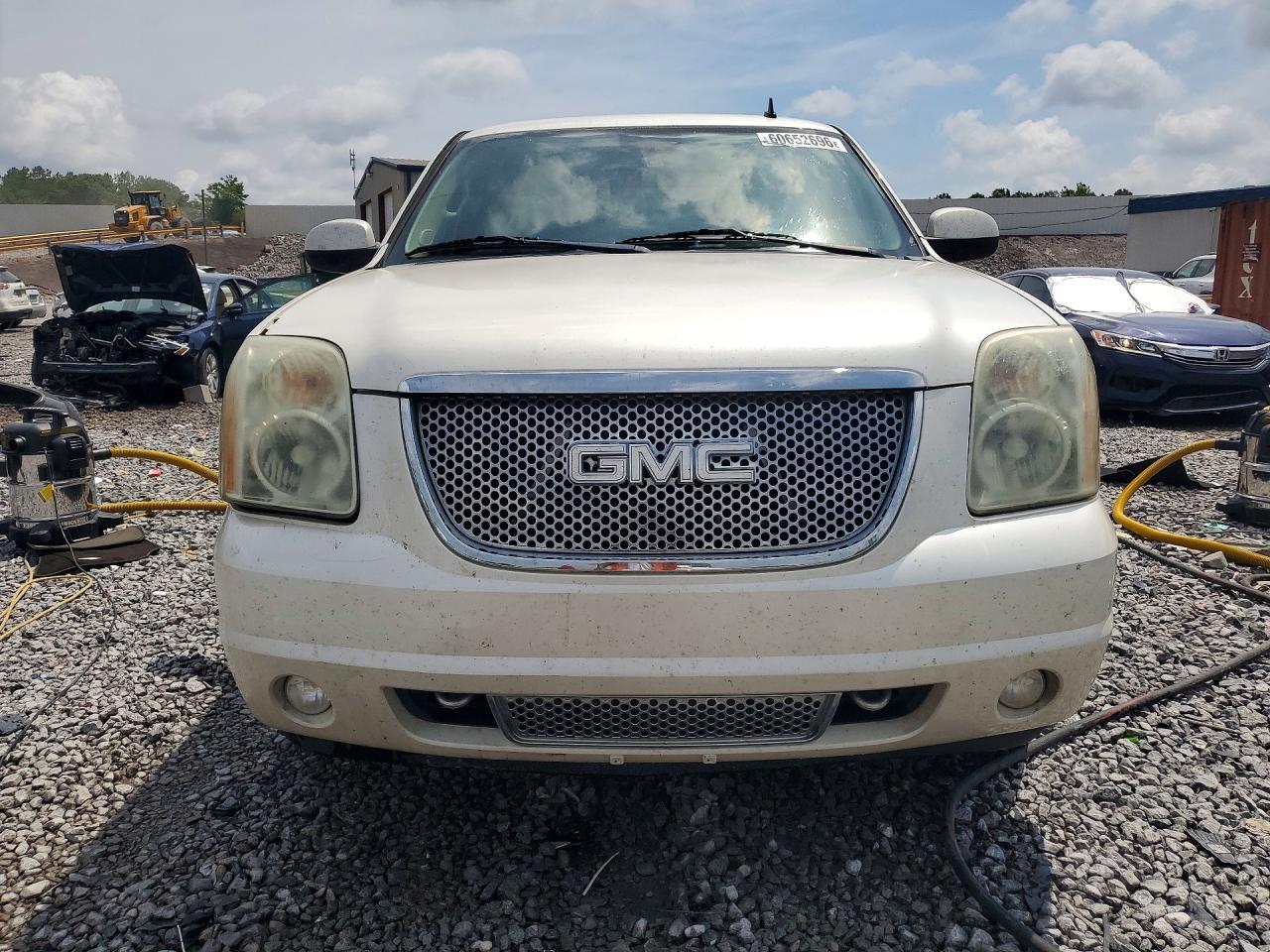 2012 GMC Yukon Denali - Image 5