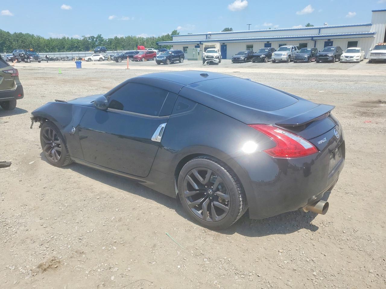 2015 Nissan 370Z Touring - Image 2