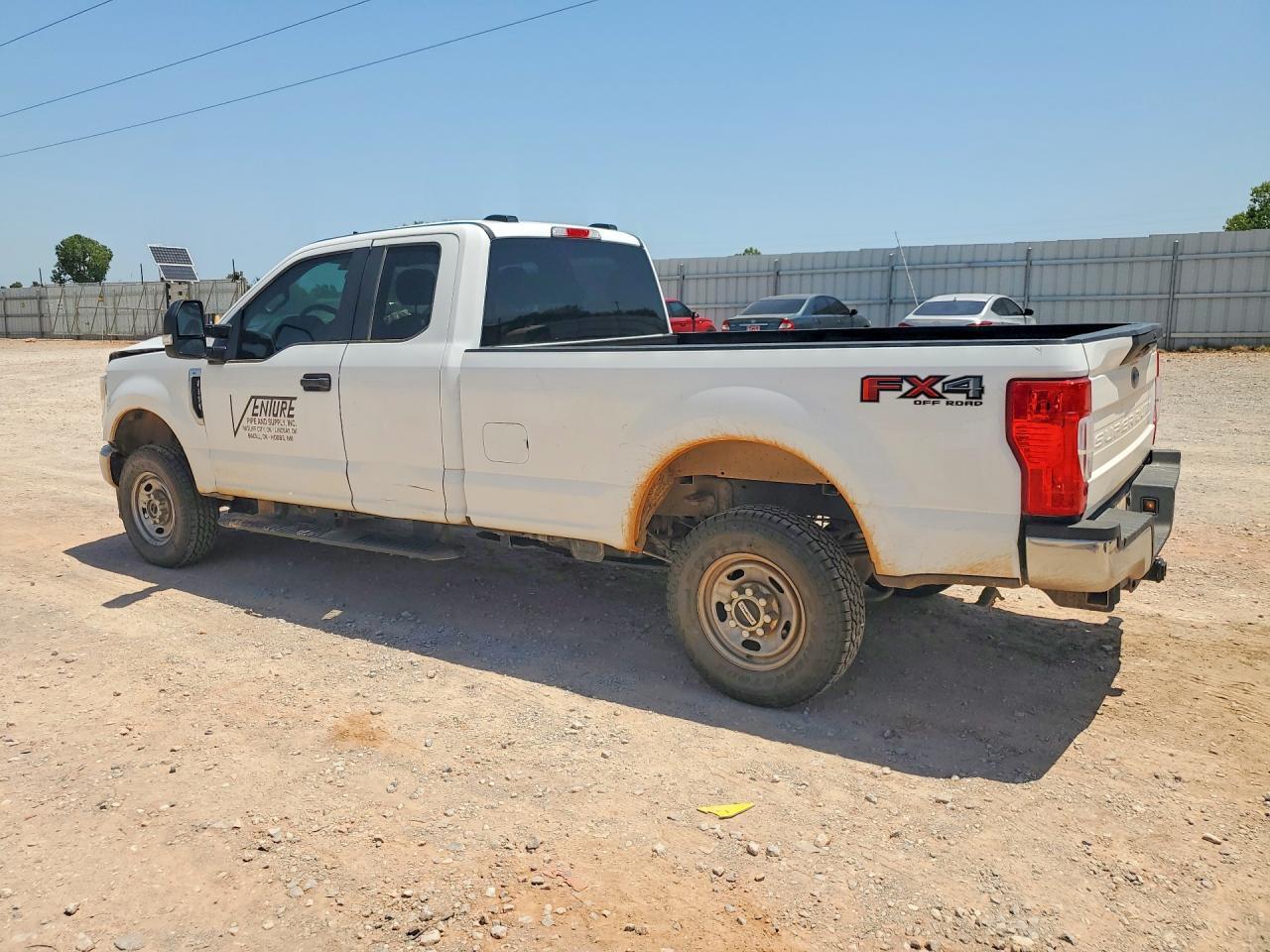 2022 Ford F350 - Фото 2