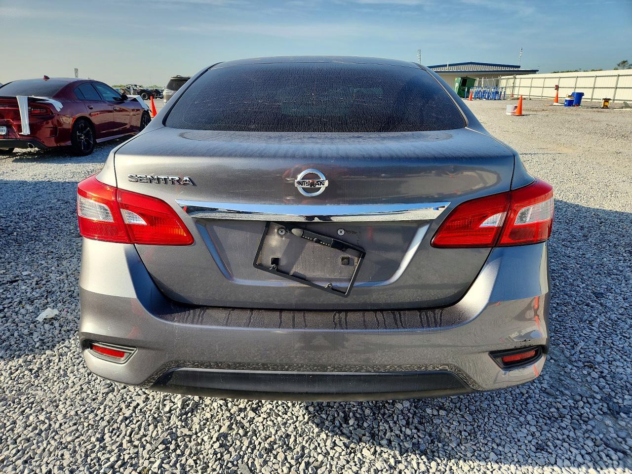 2017 Nissan Sentra S - Фото 6